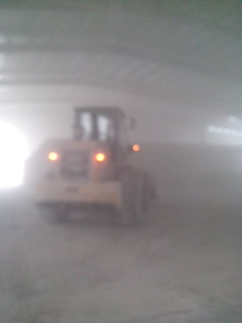 混凝土攪拌站骨料倉頂噴霧降塵效果及方法